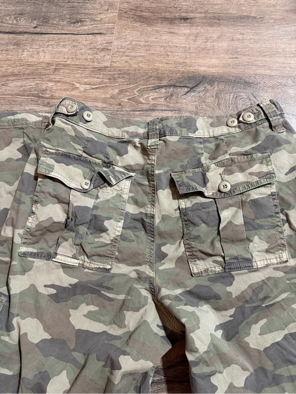 American Eagle Olive Camo Stretch Pants
